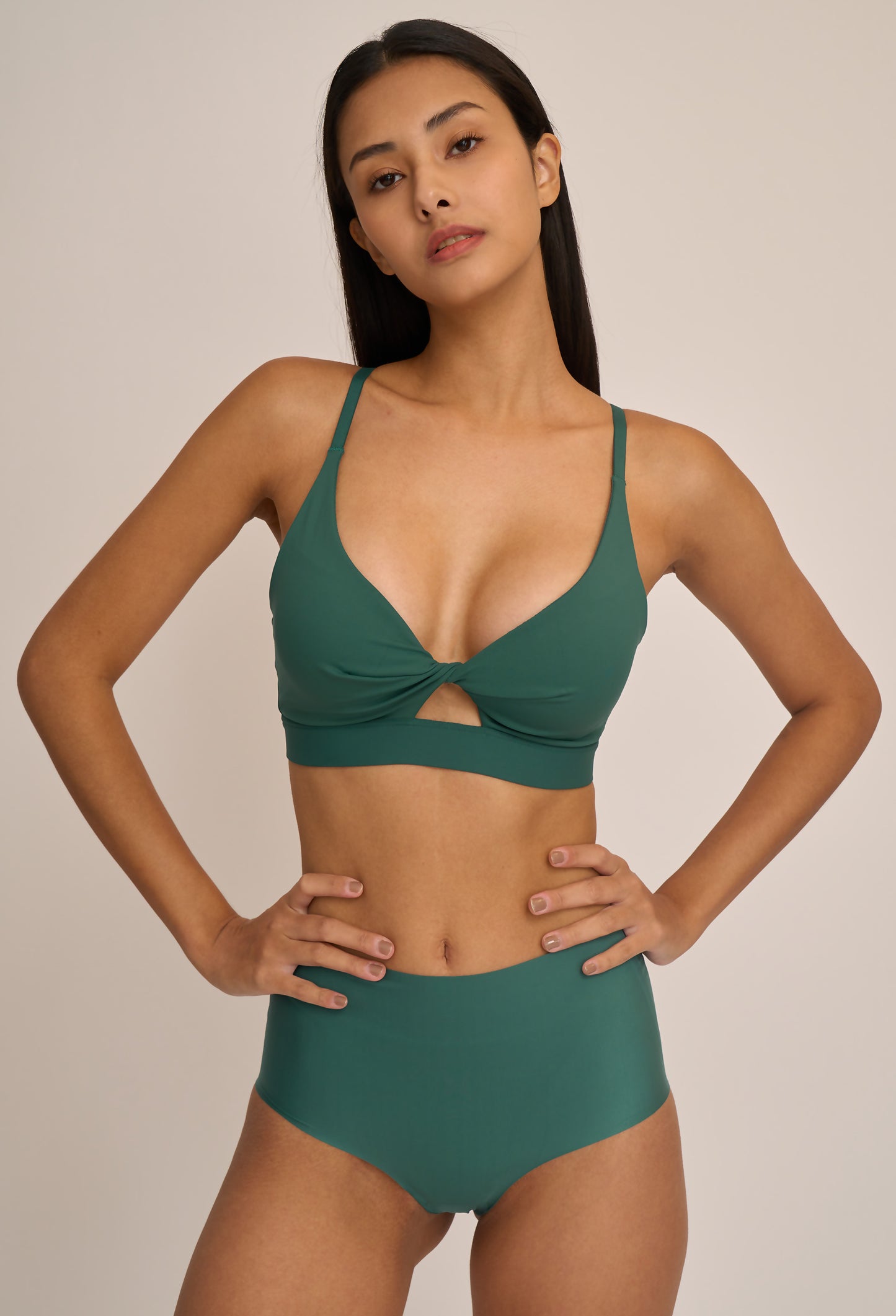 Essential Front Knot Bra Top (蝴蝶扭結) By mumm - Milu