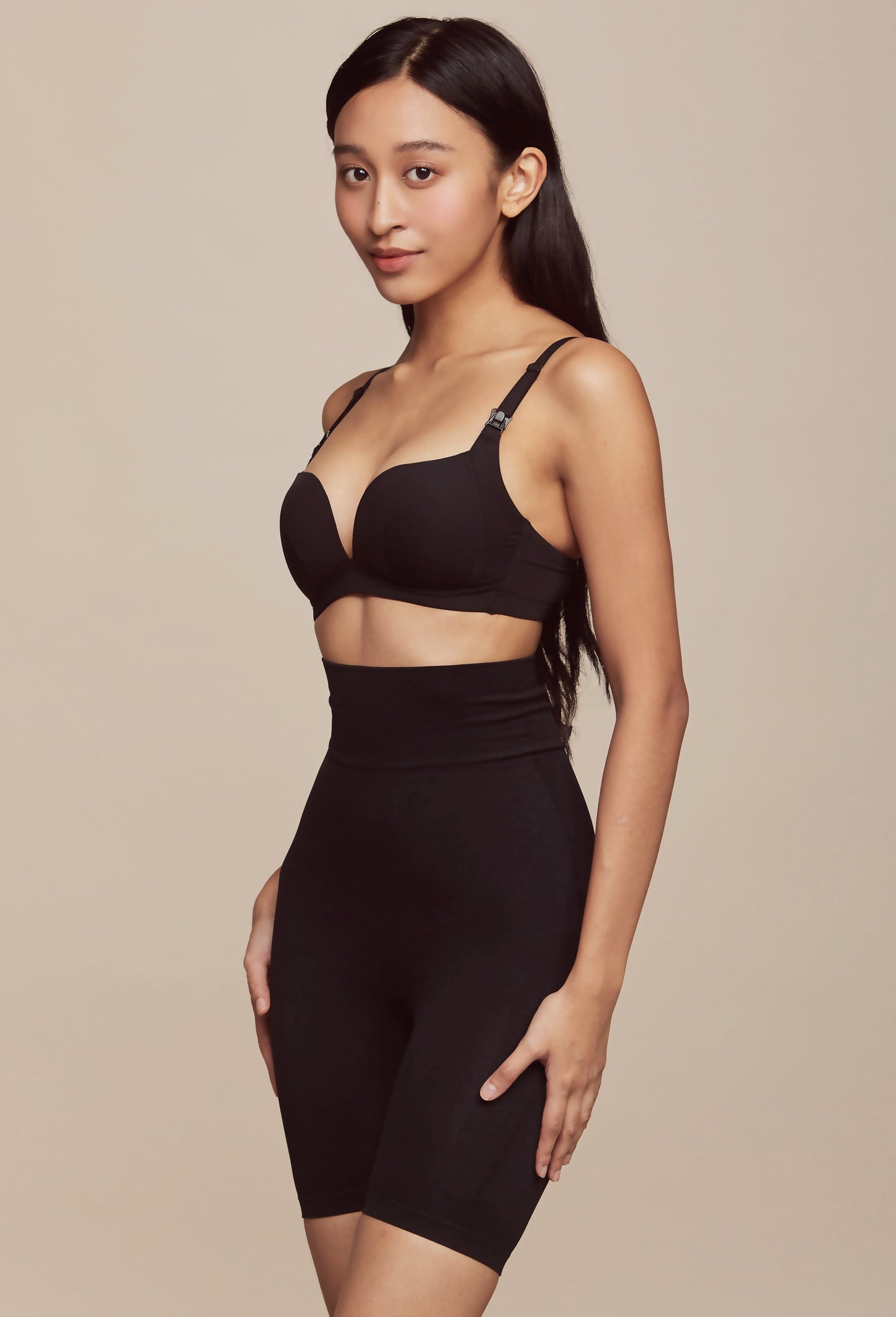 MID WAIST SCULPING SHORT (提臀收腹褲) By mumm - Milu