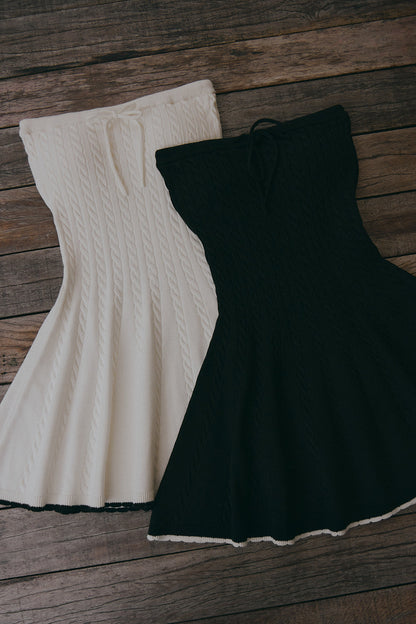 Afternoon Walk Knit Ripple Trim Strapless Flare Mini Bra Dress <br/>午後漫步麻花花邊平口襯墊短洋裝