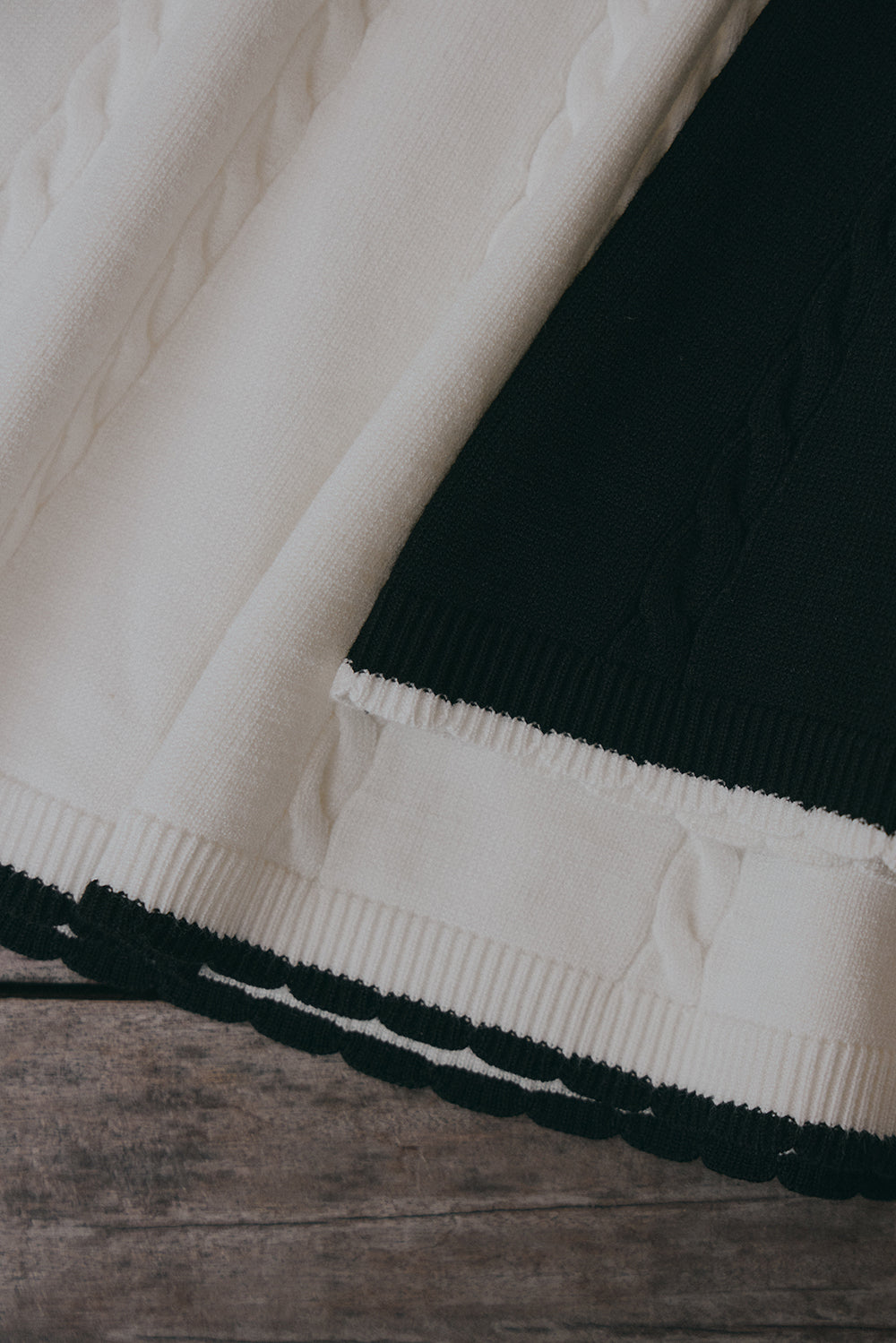 Afternoon Walk Knit Ripple Trim Strapless Flare Mini Bra Dress <br/>午後漫步麻花花邊平口襯墊短洋裝