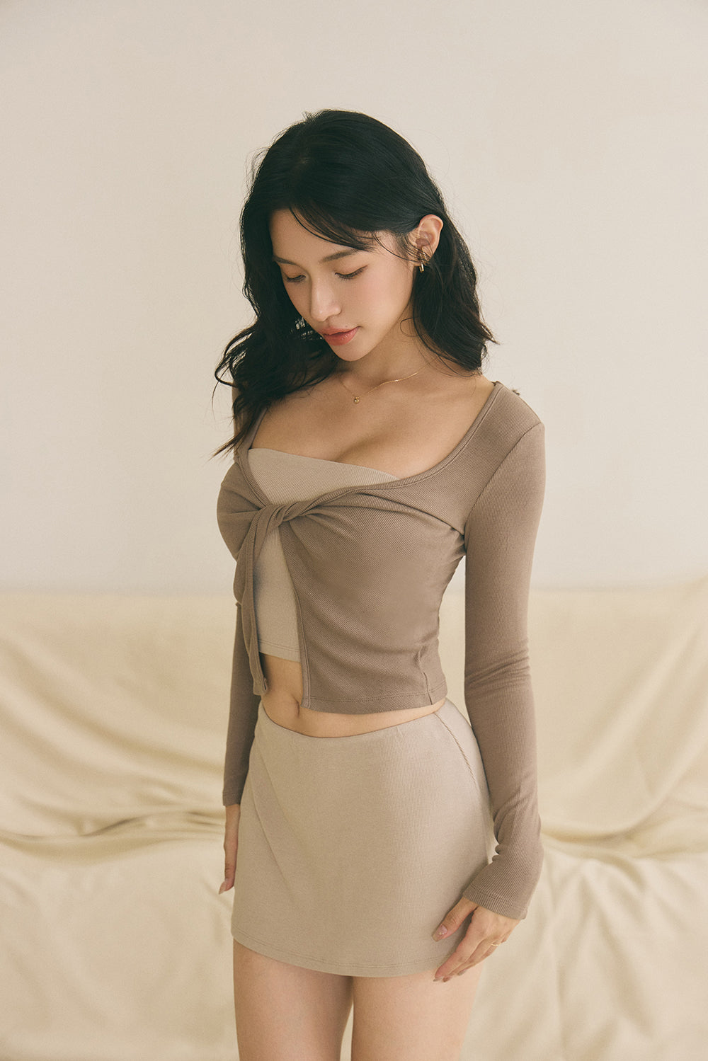 Elegant Rib Knit Twist Detail Crop Top (羅紋扭結上衣)