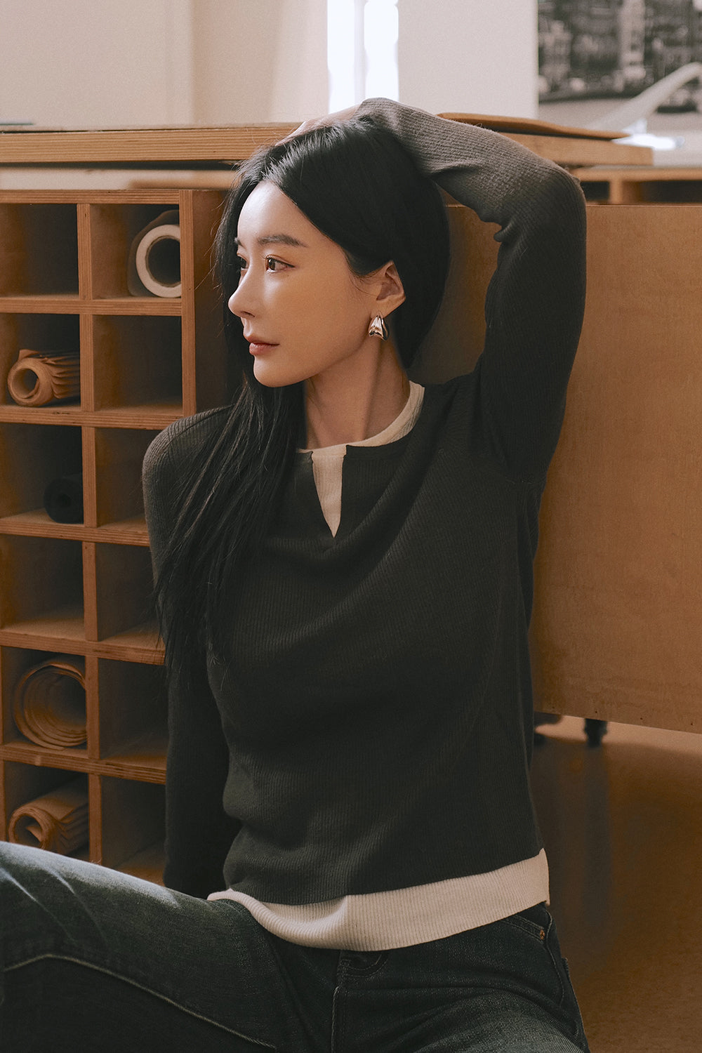 Faux Two-Piece V-Neck Sweater (假兩件V領長袖針織上衣)