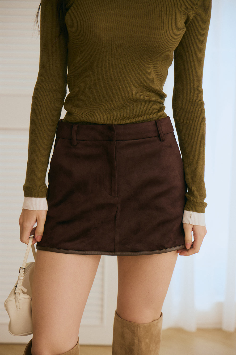 【預購】Suede Mini Skirt (麂皮短裙)