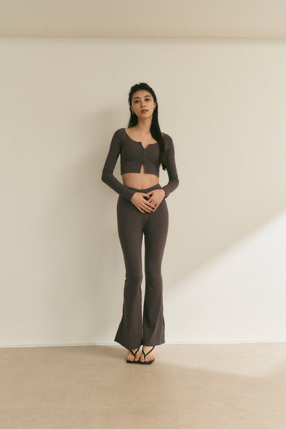 V-Waist Flare Pants (內磨毛秋款-V型腰瘦彈力微喇長褲)