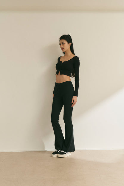 V-Waist Flare Pants (內磨毛秋款-V型腰瘦彈力微喇長褲)