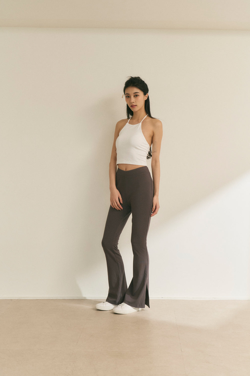 V-Waist Flare Pants (內磨毛秋款-V型腰瘦彈力微喇長褲)