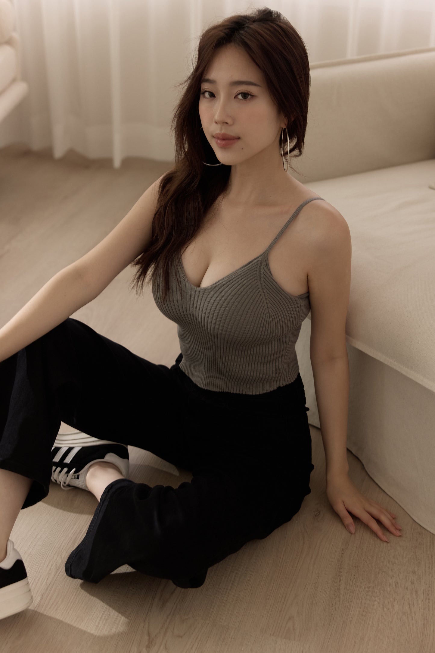 Knit Spaghetti Strap V-Neck Bra Top (細肩針織V領)