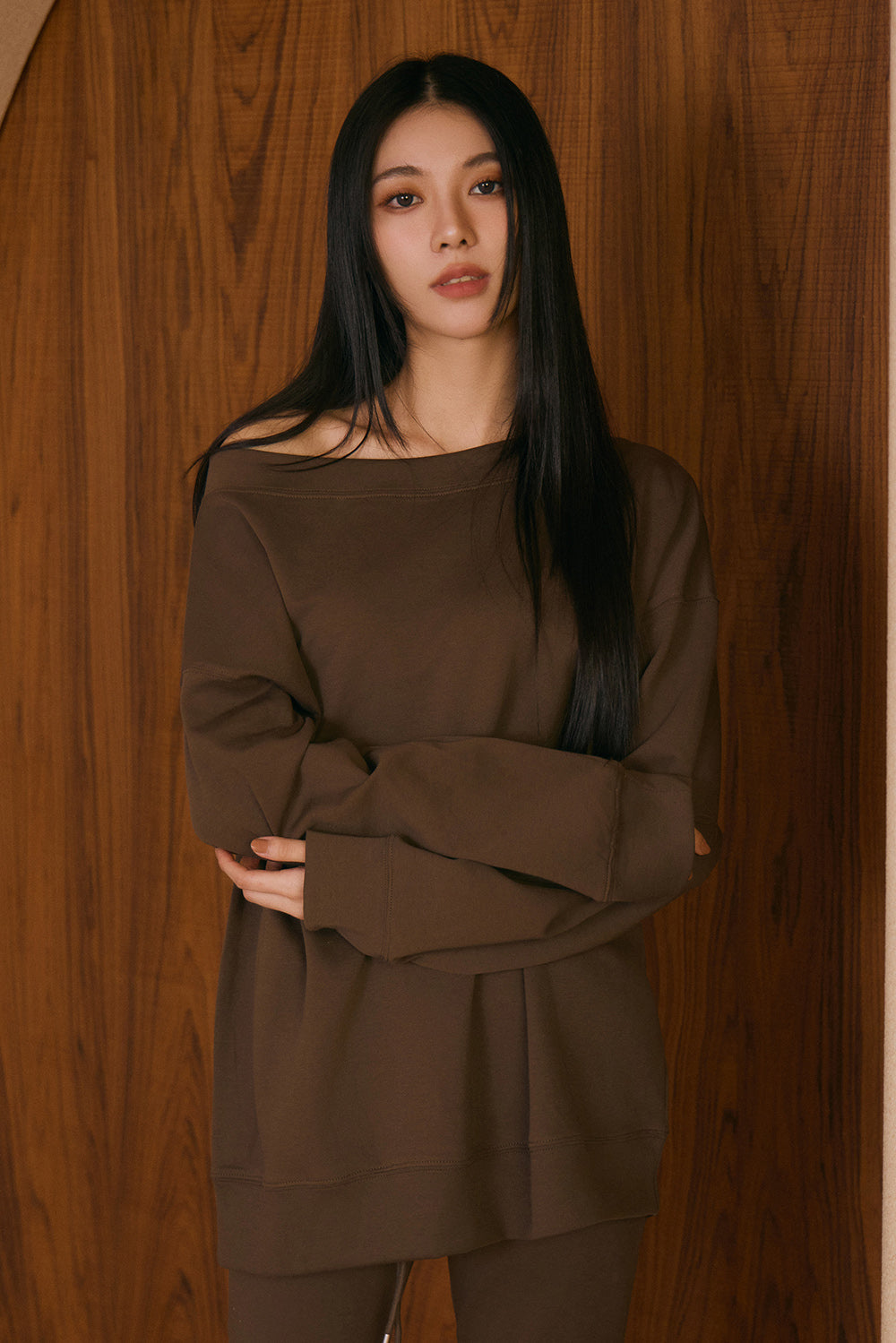 【預購】Off-Shoulder Long Sleeve Top (露肩長袖上衣)