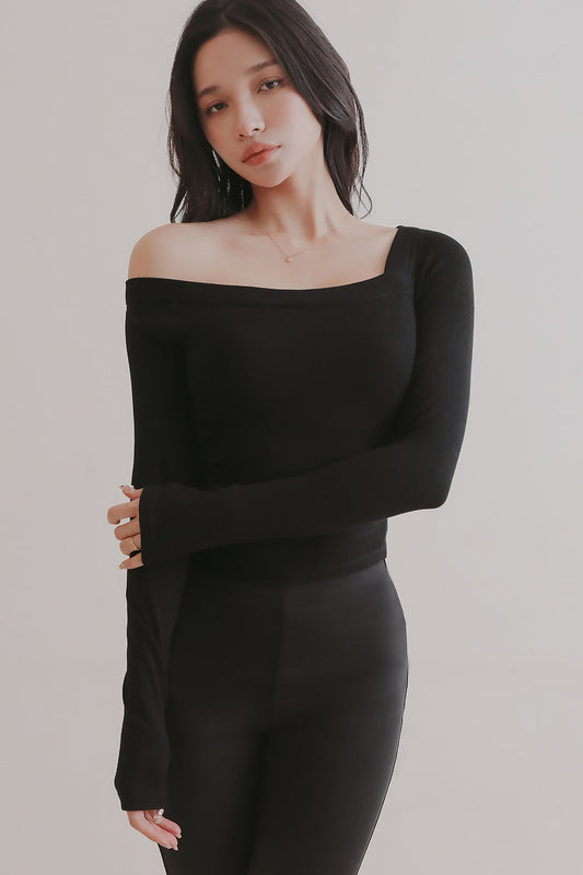 Elegant Rib Knit Asymmetric One-Shoulder Long Sleeve BraTop (一見鍾情羅紋露肩長袖襯墊上衣)