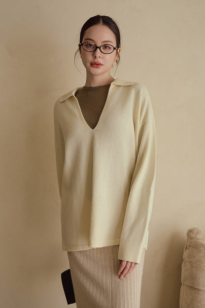 V-Neck Wool Sweater (大V翻領羊毛衣)