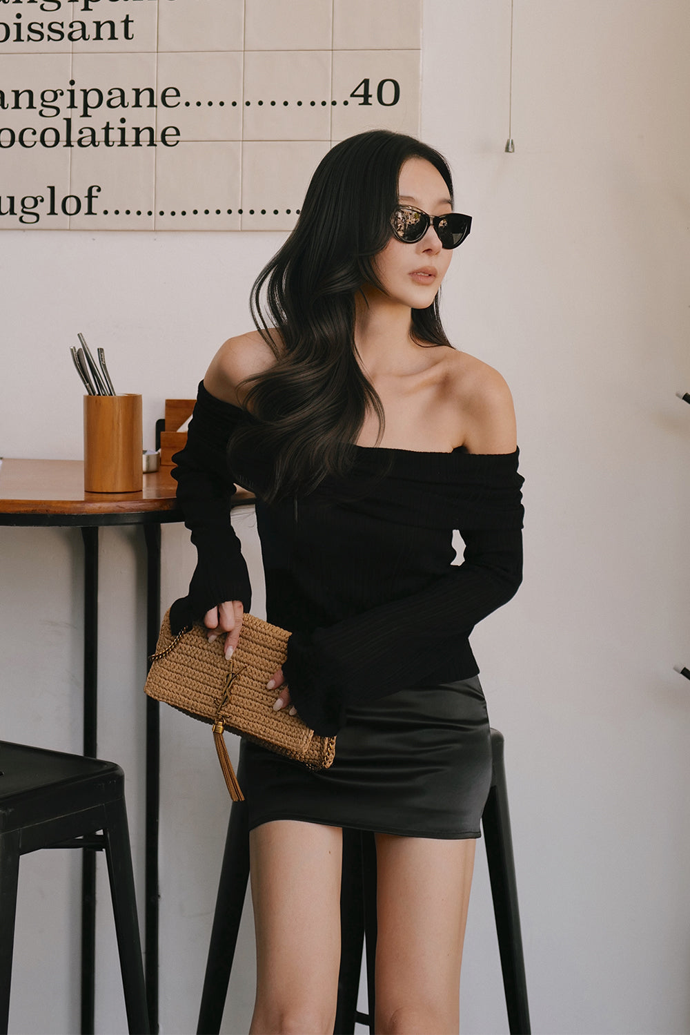 Satin Mini Skirt<br/>緞面長腿比例短裙褲