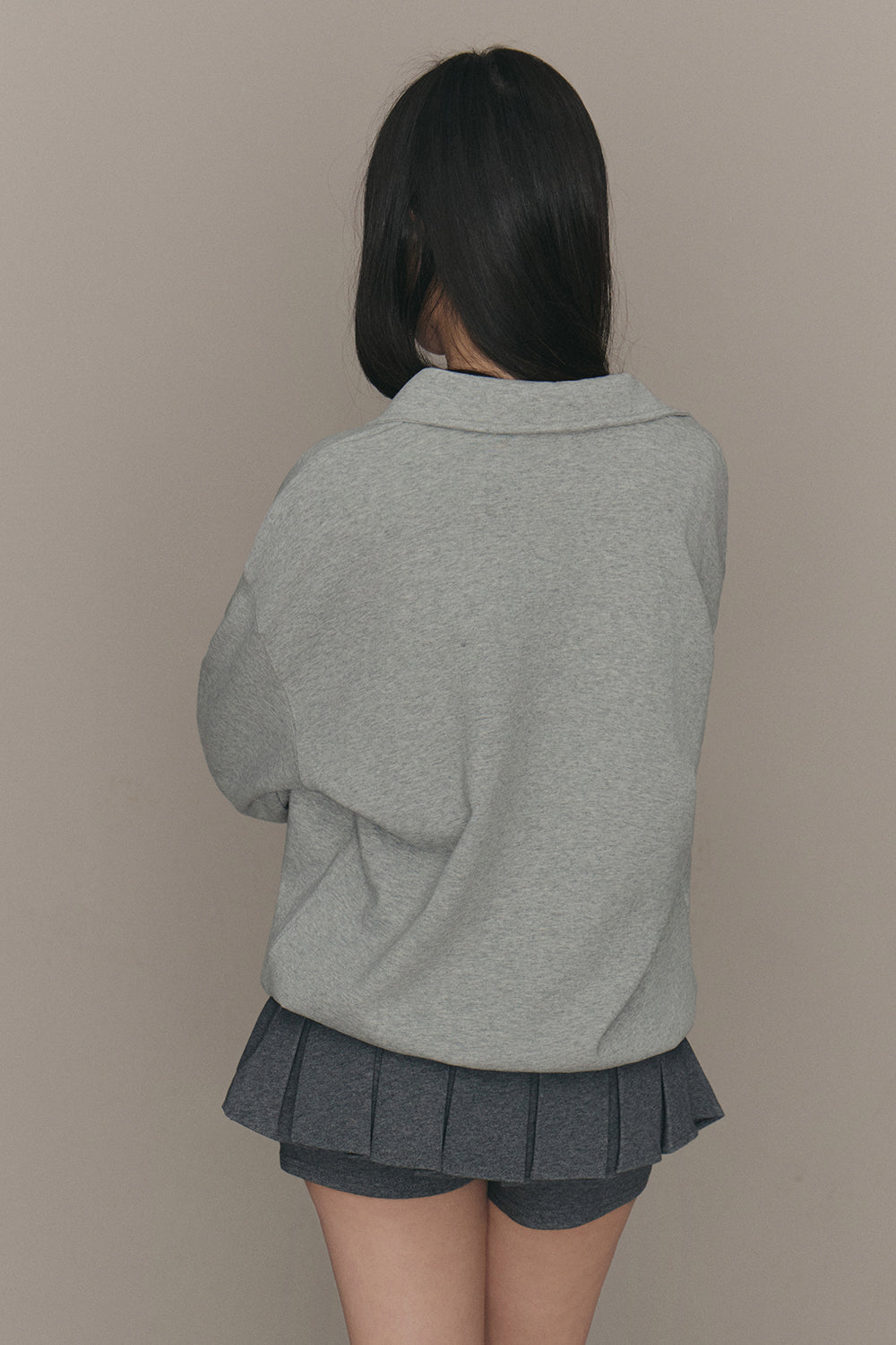 Airy Oversized Deep V-Neck Sweatshirt (輕盈太空棉大V領衛衣)