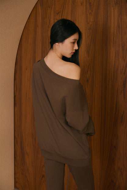 【預購】Off-Shoulder Long Sleeve Top (露肩長袖上衣)