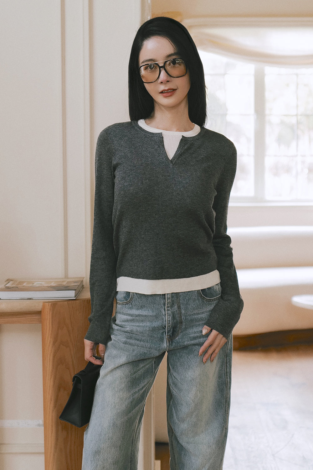 Faux Two-Piece V-Neck Sweater (假兩件V領長袖針織上衣)