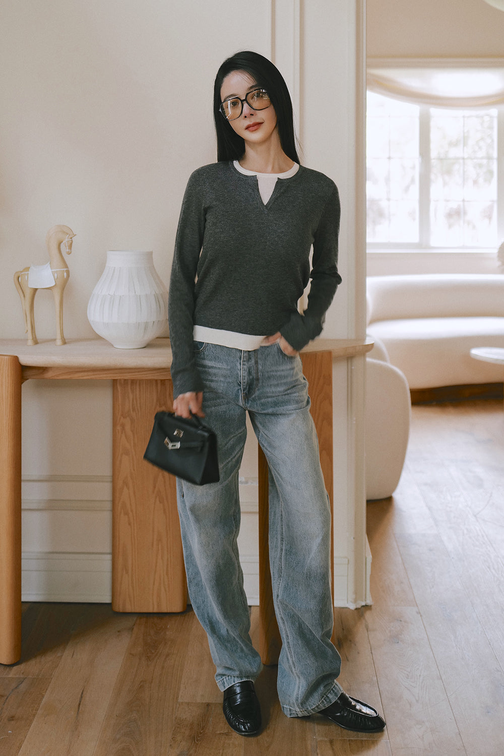 Faux Two-Piece V-Neck Sweater (假兩件V領長袖針織上衣)