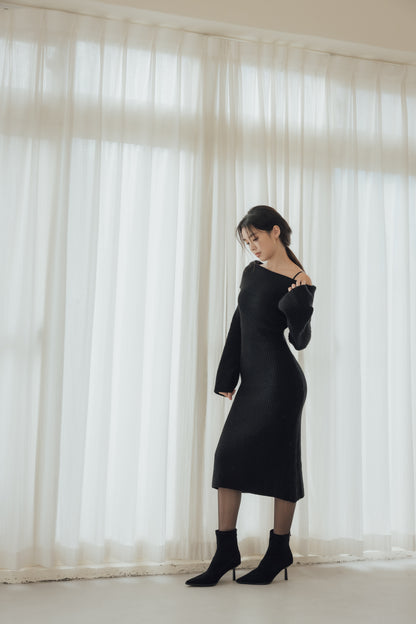 Wool Knit Off-Shoulder Dress (羊毛翻領長洋裝)