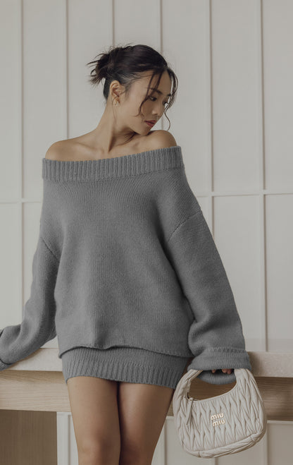 Knit Off-Shoulder Sweater (粗針圓領摺袖毛衣)