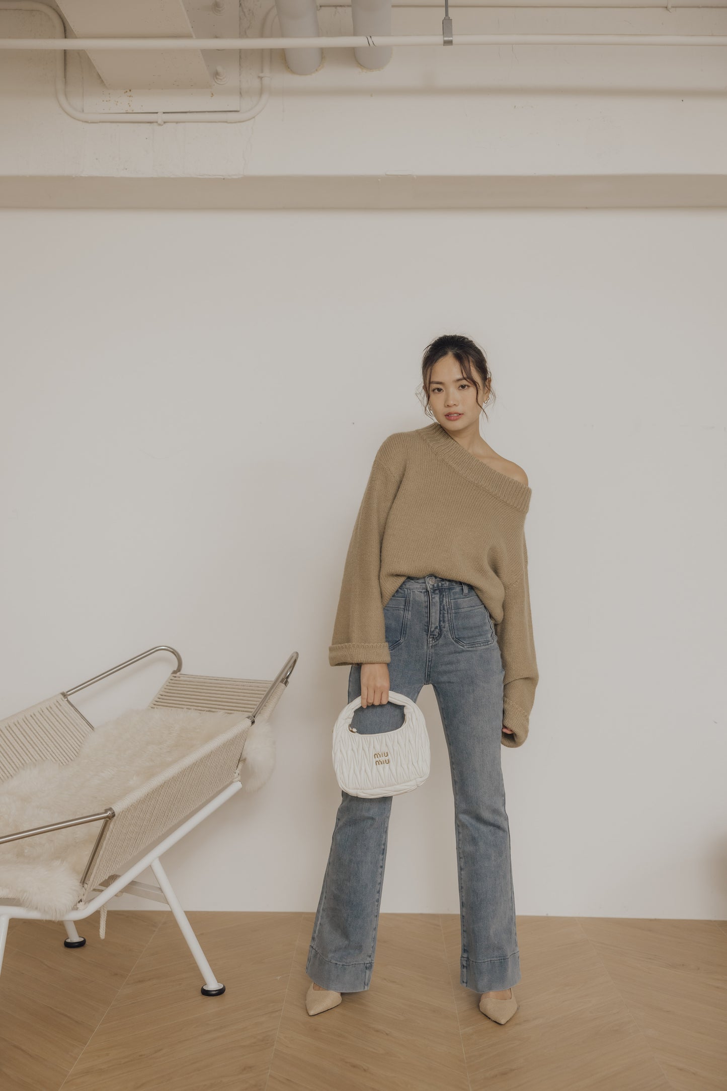 Knit Off-Shoulder Sweater (粗針圓領摺袖毛衣)