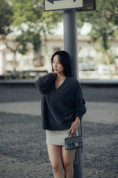 Faux Fur V-Neck Sweater (仿水貂毛V領毛衣)