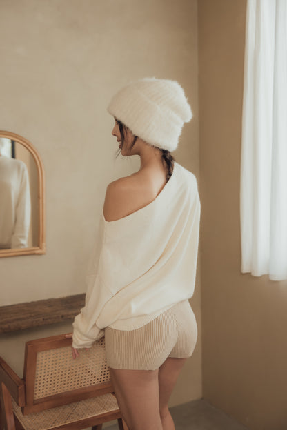 Wool Knit Off-Shoulder Sweater (羊毛一字領毛衣)