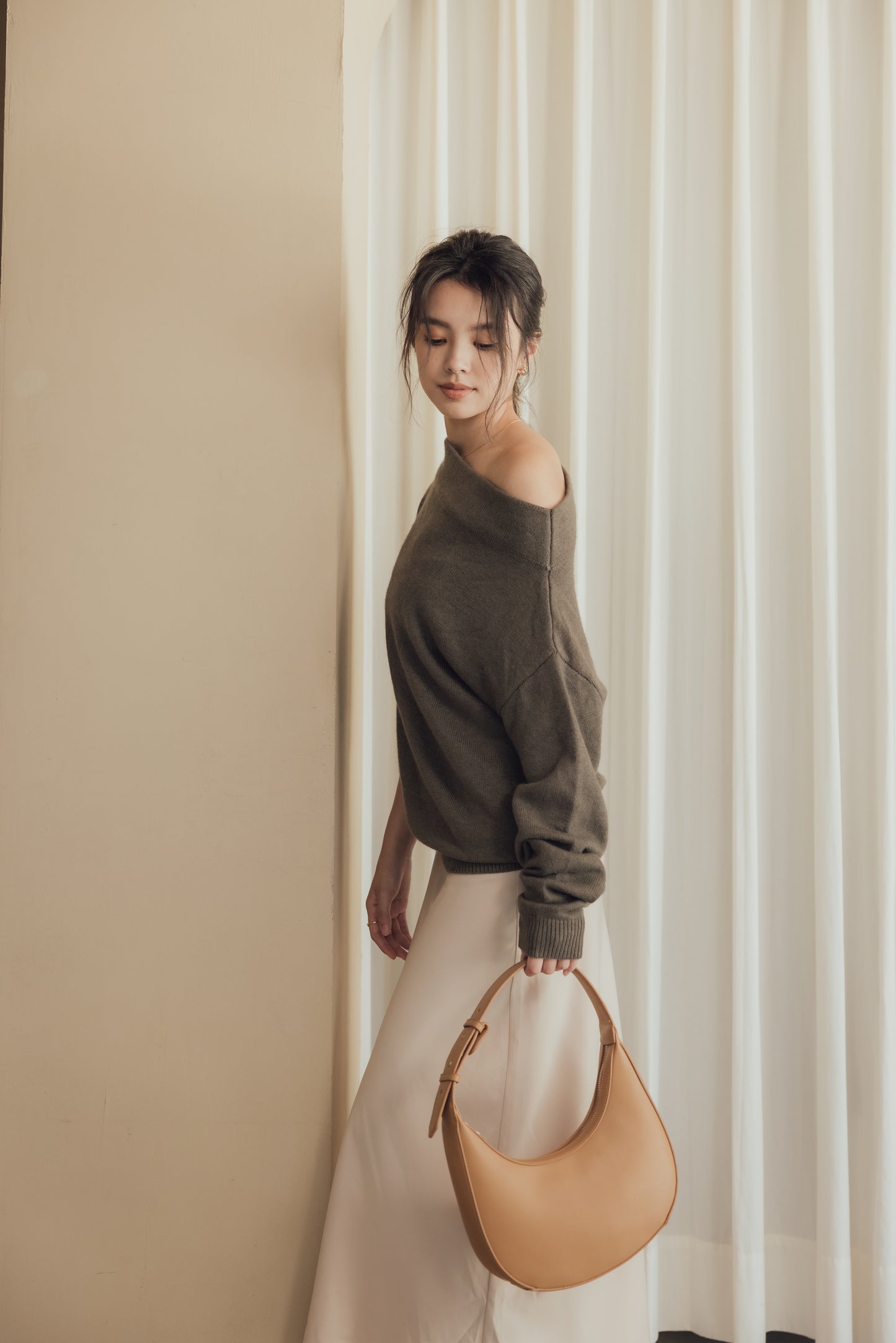 Wool Knit Off-Shoulder Sweater (羊毛一字領毛衣)