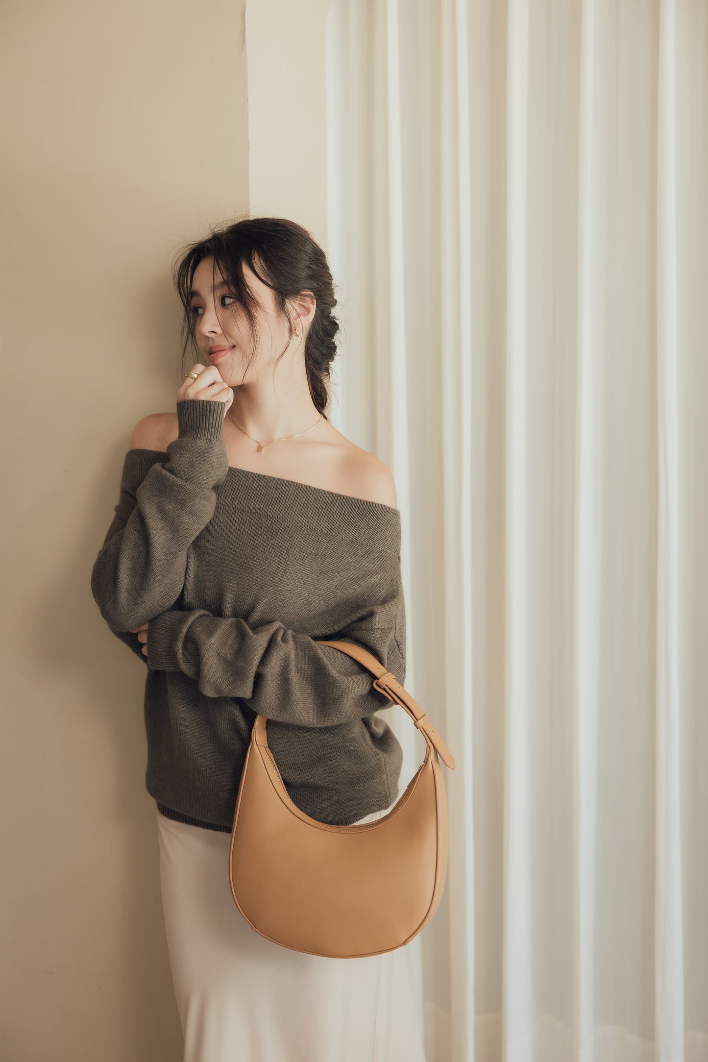 Wool Knit Off-Shoulder Sweater (羊毛一字領毛衣)