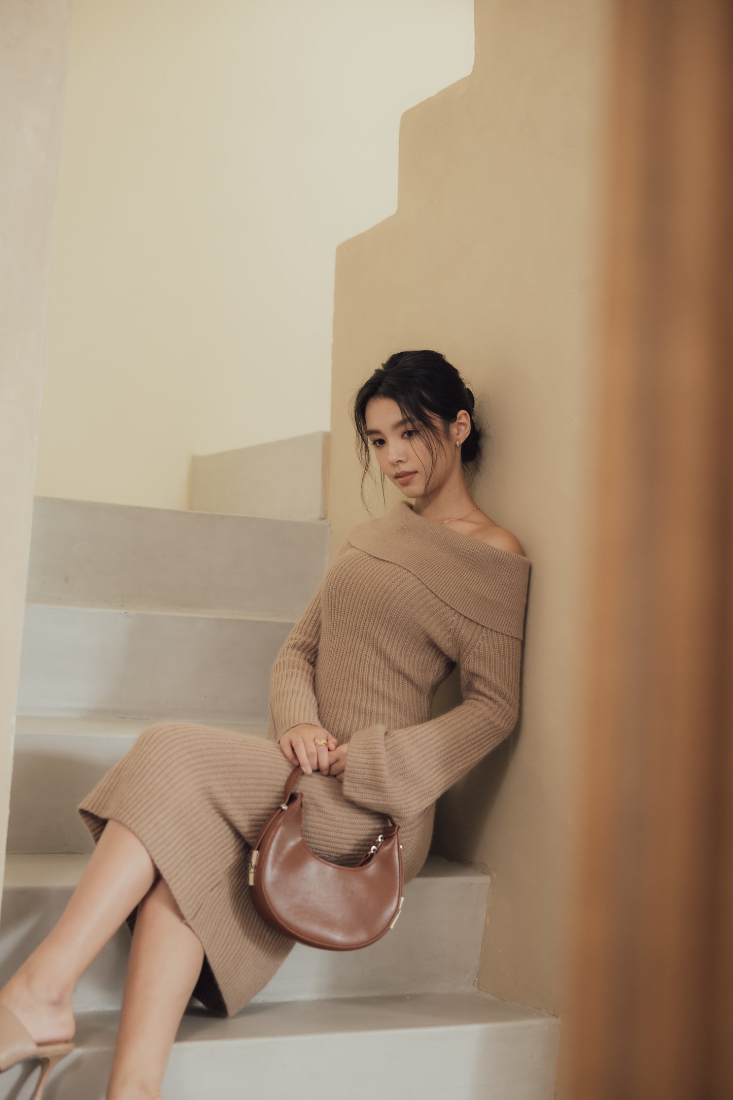 Wool Knit Off-Shoulder Dress (羊毛翻領長洋裝)