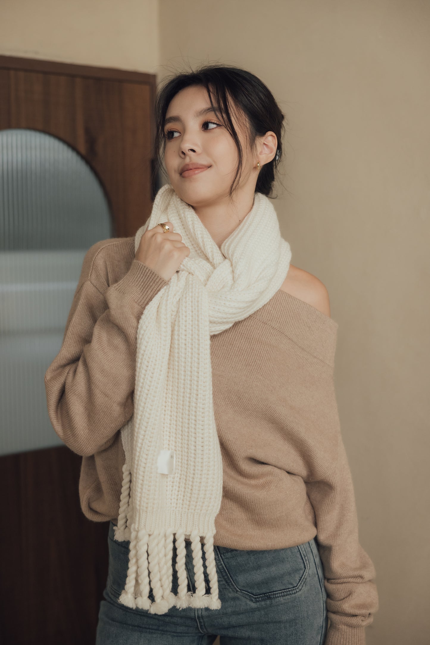 Wool Knit Off-Shoulder Sweater (羊毛一字領毛衣)