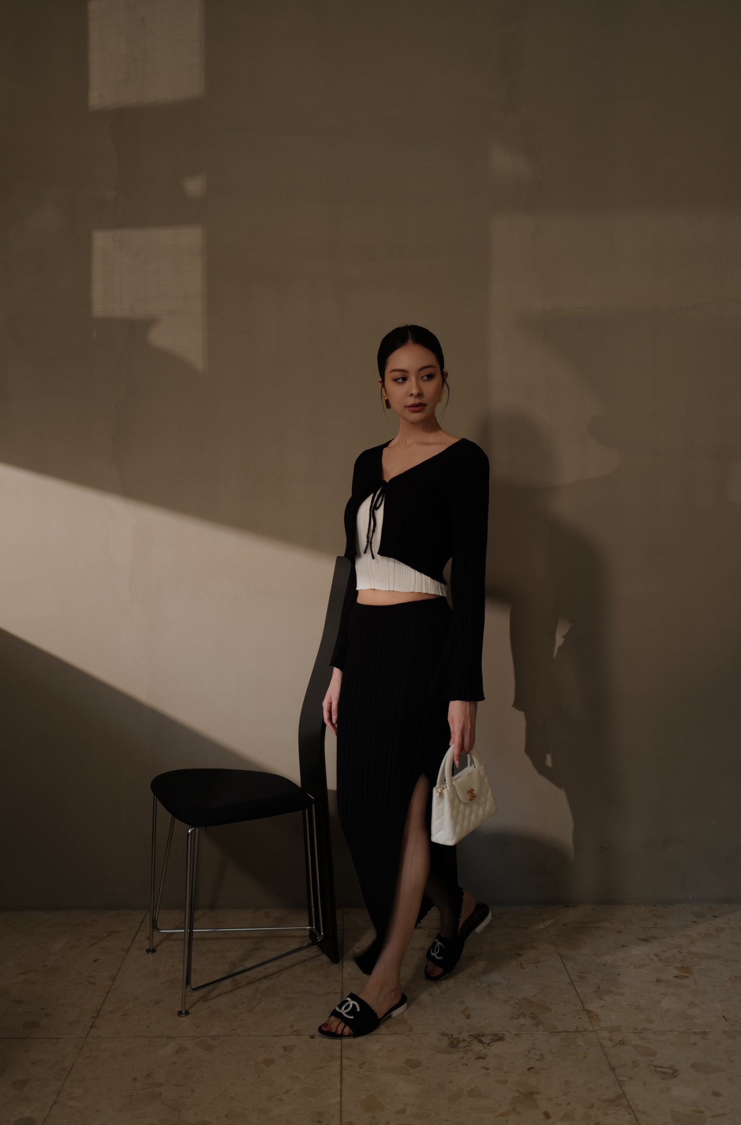 Wide Ribbed Knit Midi Skirt With Slit (針織側開岔裙)