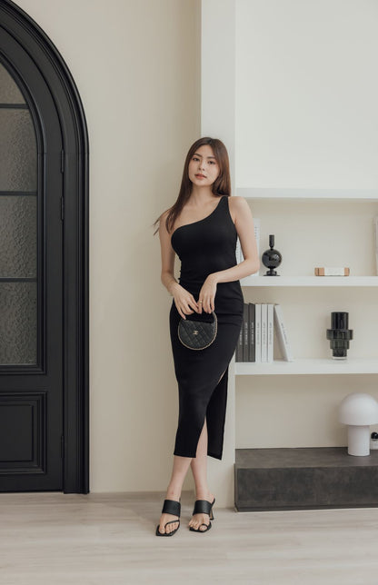 One Shoulder Maxi Bra Dress (單肩心機美背)