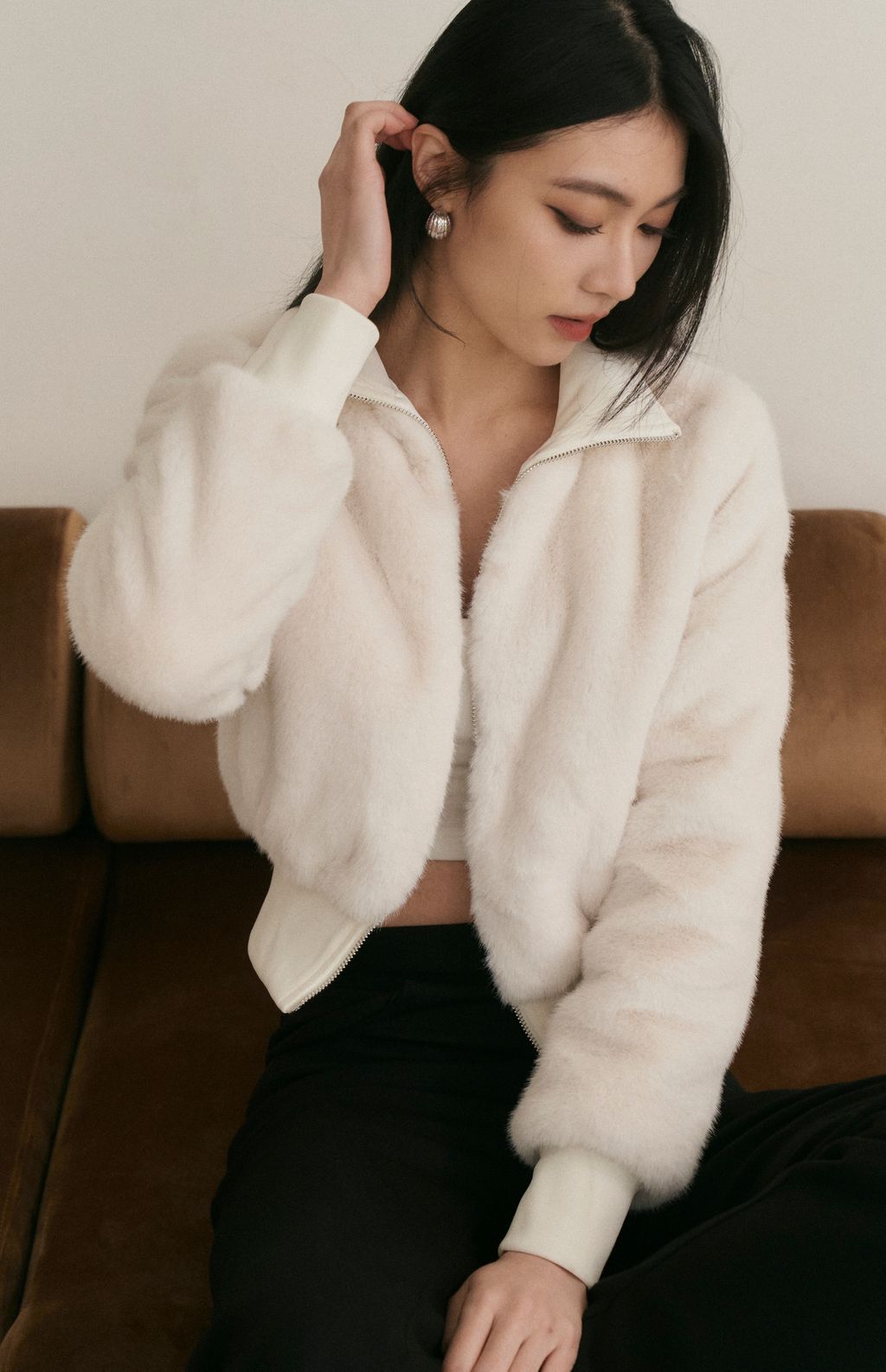 Faux Fur Zip-Up Jacket (仿貂毛立領拉鍊外套)