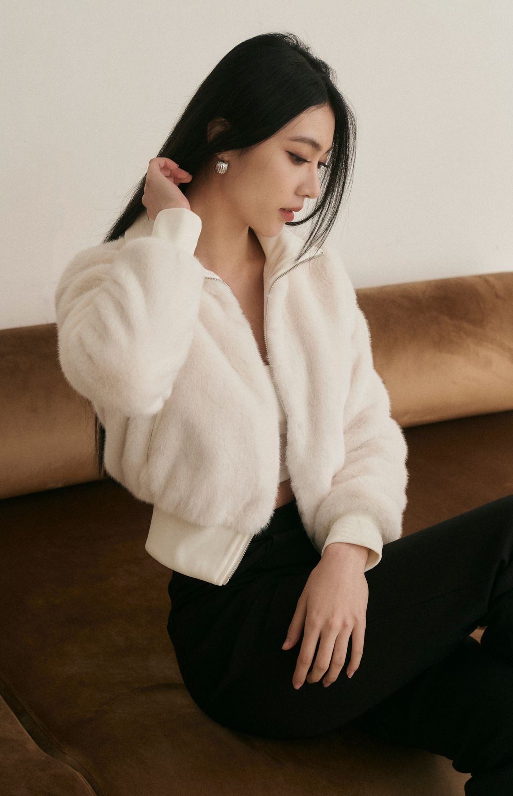 Faux Fur Zip-Up Jacket (仿貂毛立領拉鍊外套)