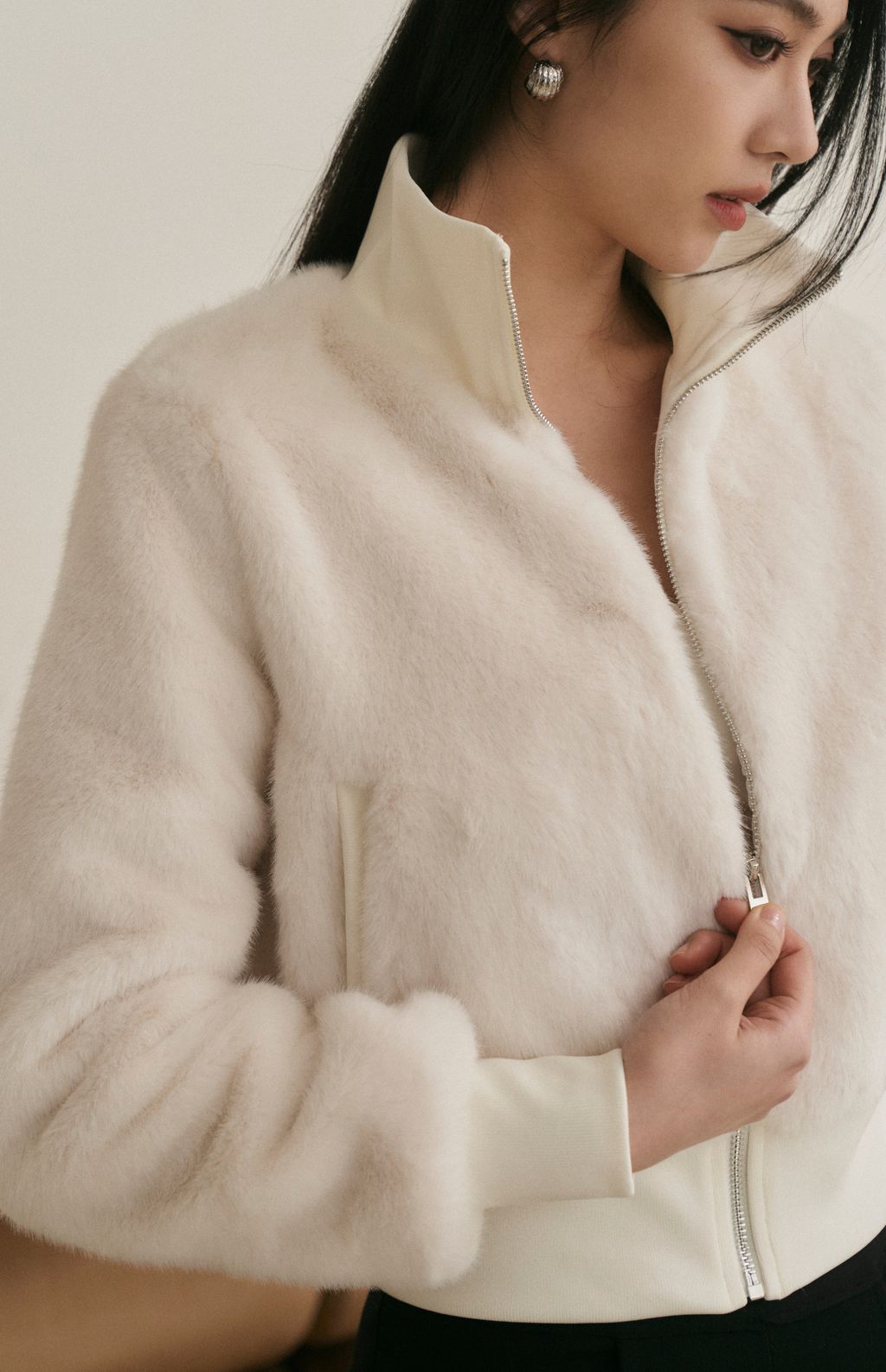 Faux Fur Zip-Up Jacket (仿貂毛立領拉鍊外套)