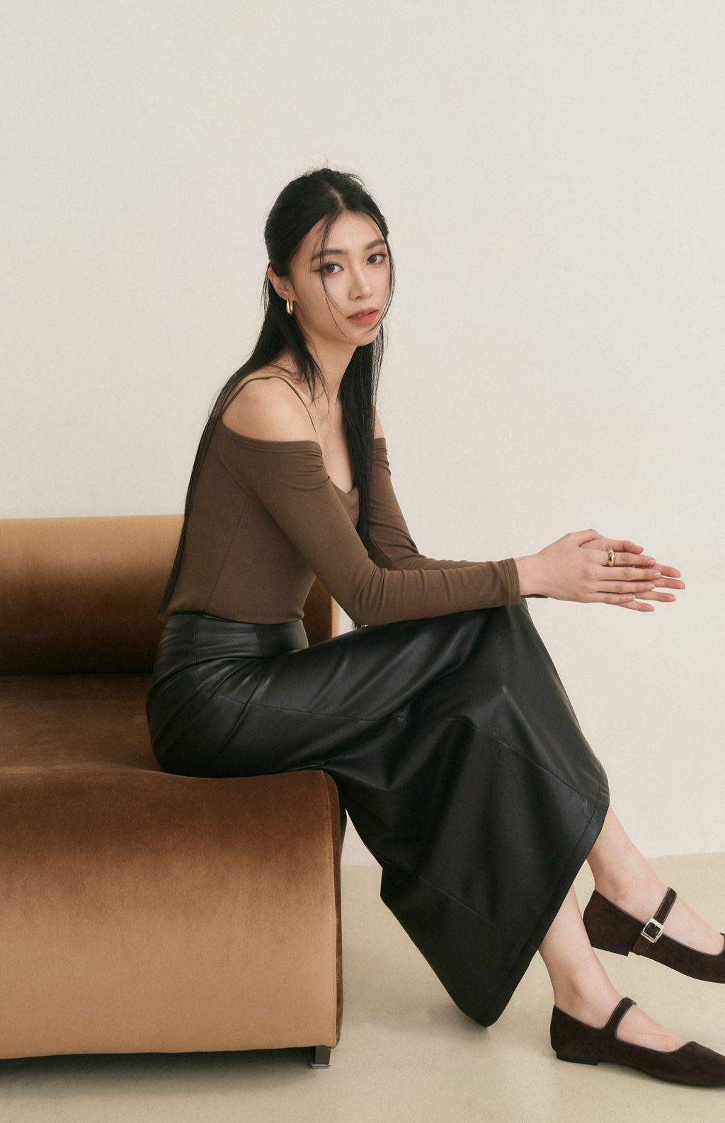 Front Slit Leather Long Skirt (質感前開衩皮長裙)