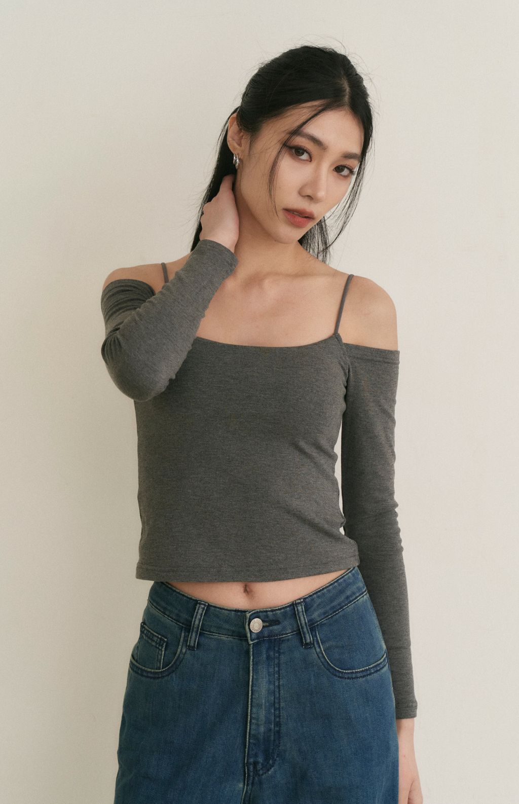 Cold Shoulder Long Sleeve Bra Top (露肩圓領長袖Bra Top)