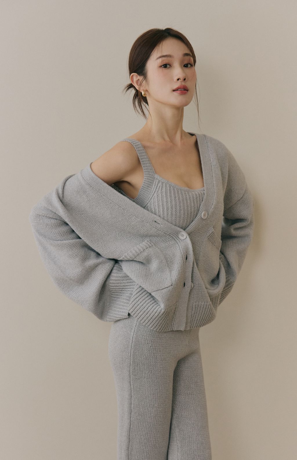 Soft Skin V-Neck Cardigan (親膚粗針V領外套)