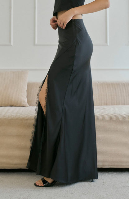Satin Lace Slit Long Skirt<br/>緞面拼接蕾絲開衩長裙
