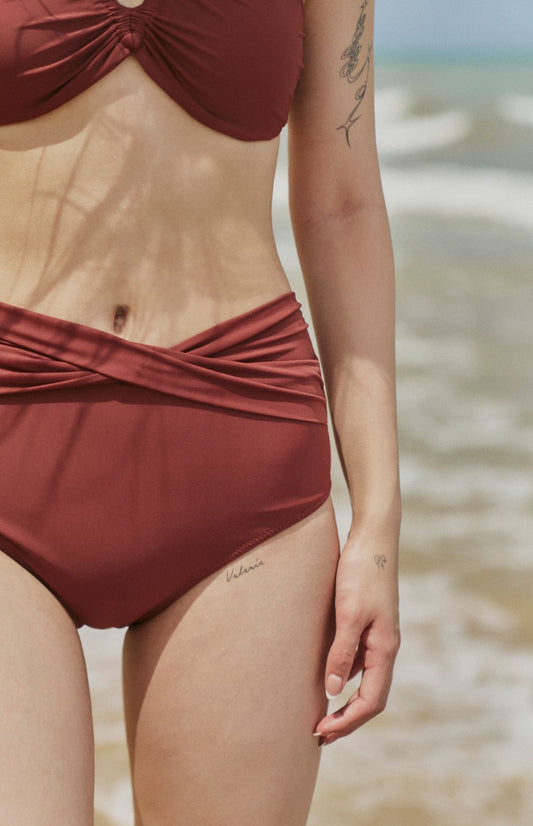 Matt Glow Cross Front Swimwear Bottom<br/>霧光激瘦V型前交叉泳褲 By Beigy - Milu