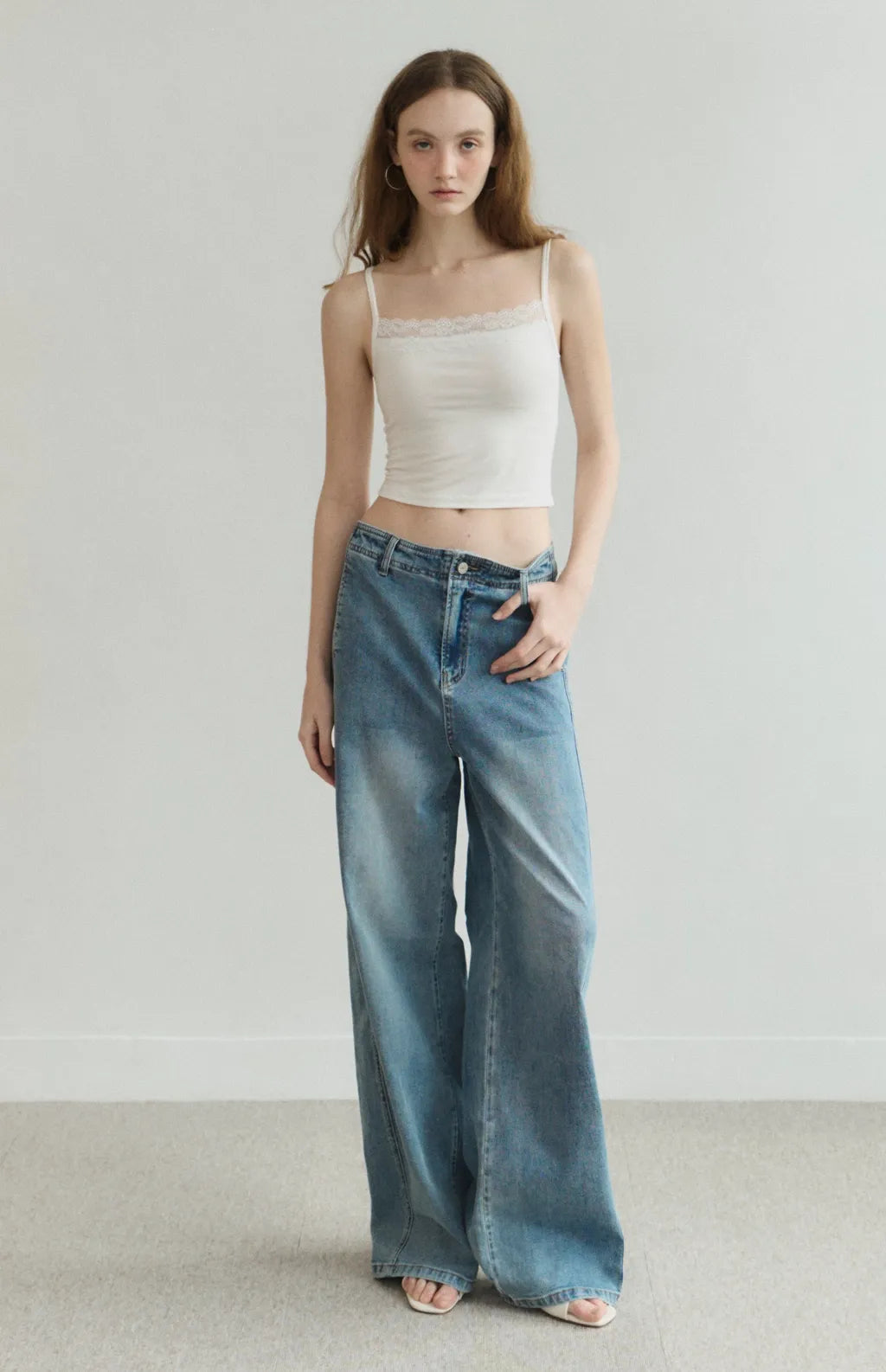 Barely-There Lace-Trim Cami Bra Top<br/>輕裸蕾絲平口細肩Bra Top