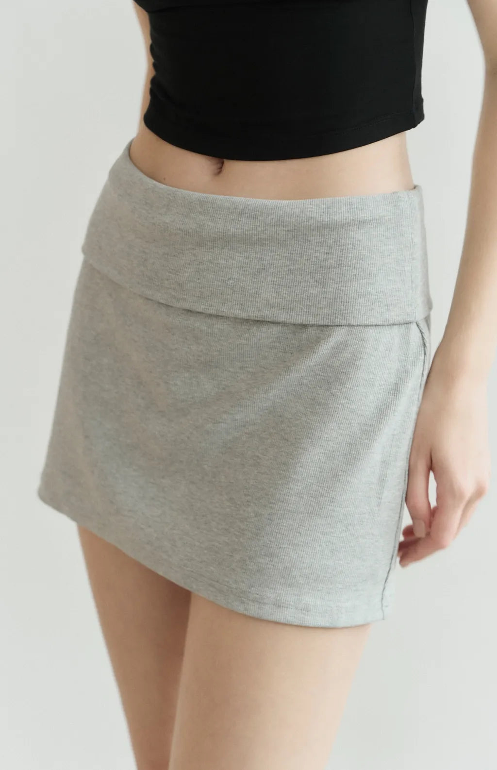 Fold-Over Wide-Waistband Ribbed Skort<br/>反折寬腰帶羅紋短褲裙