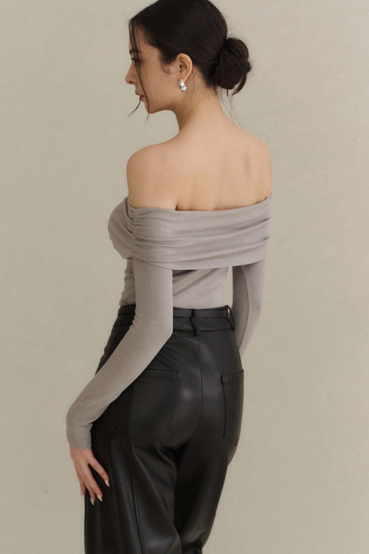 Tailored Faux Leather Pants<br/>極簡挺版皮革長褲