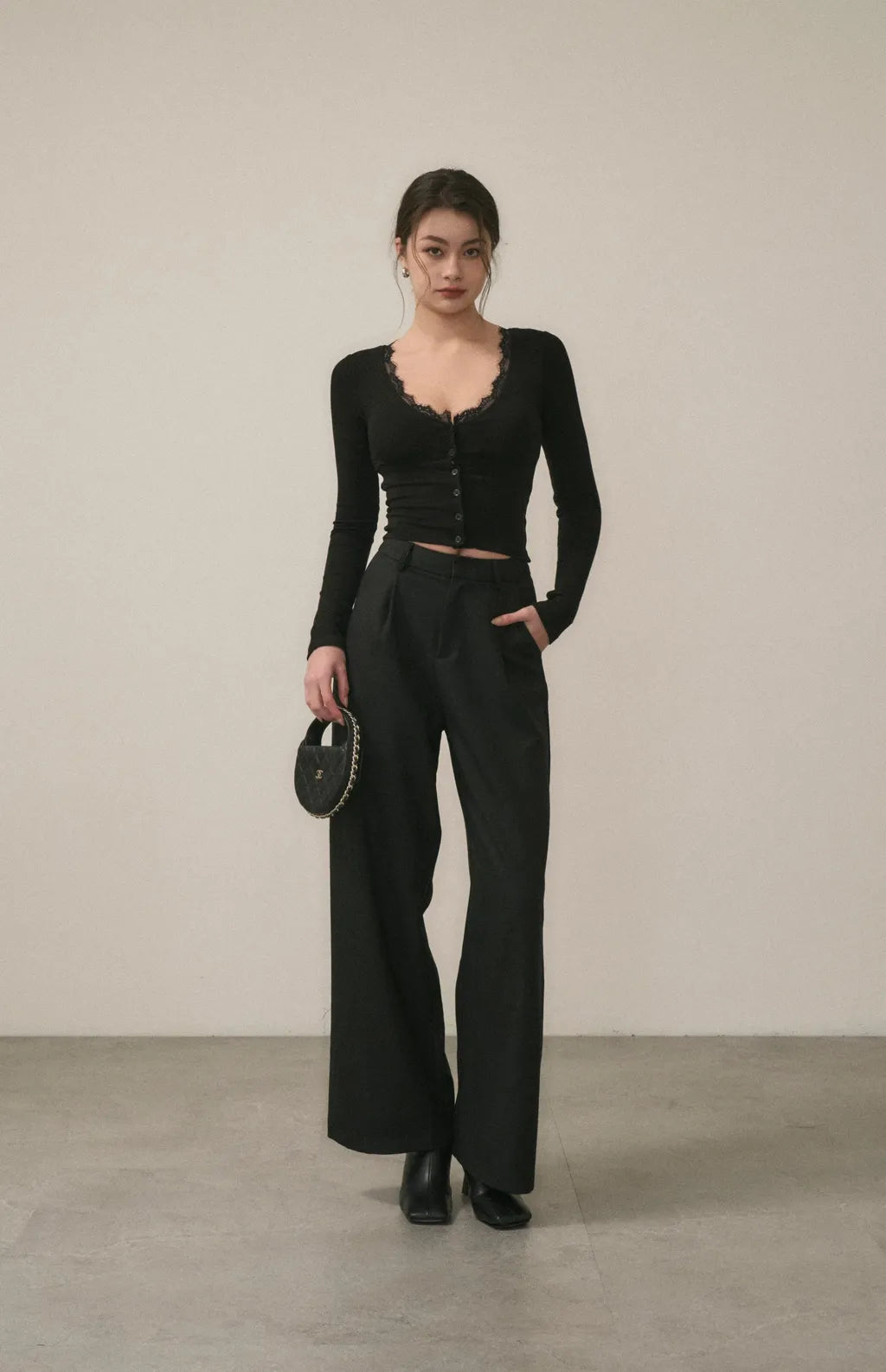 Lace Ribbed Button Bra Top<br/>蕾絲坑條排釦Bra Top