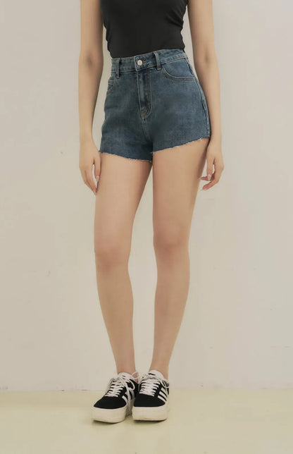 Raw Hem Denim Shorts<br/>簡約質感不收邊牛仔短褲