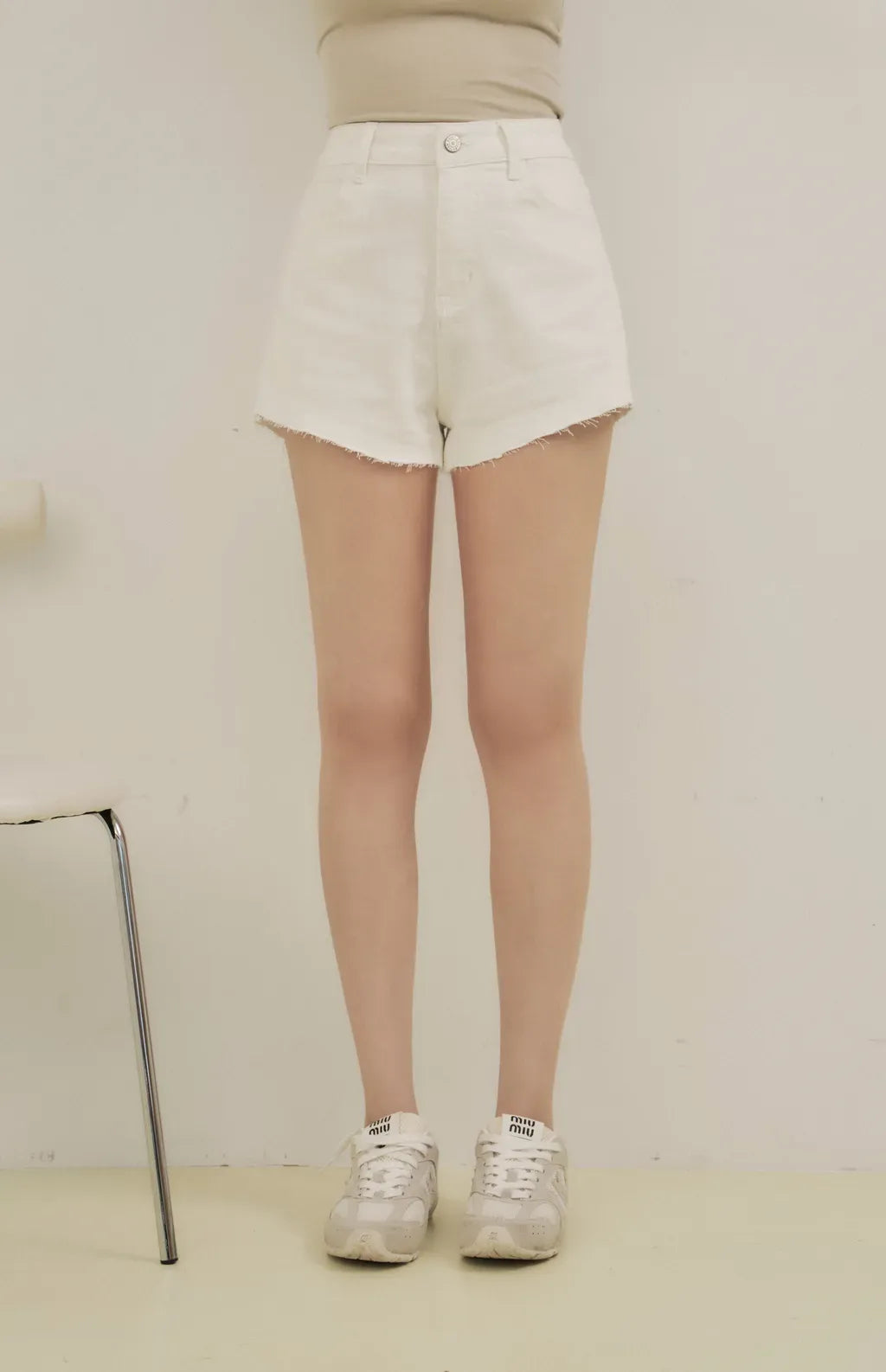 Raw Hem Denim Shorts<br/>簡約質感不收邊牛仔短褲