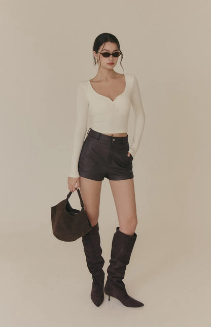 Cozy Wool-Blend Heart Shape Long-Sleeve Bra Top<br/>羊毛暖絨桃心領排釦長袖Bra Top