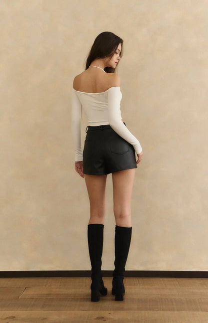 High-Waist Leather Shorts<br/>霧感高腰皮革短褲