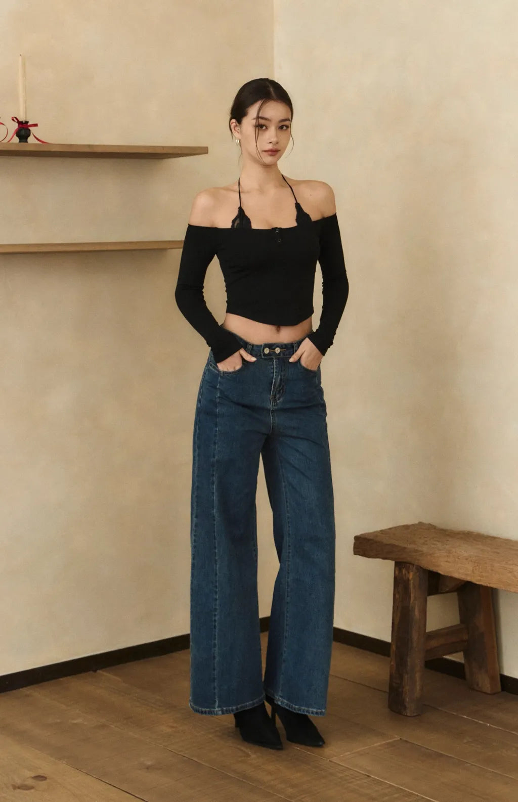 Lace Off-Shoulder Sueded Bra Top<br/>蕾絲一字領磨毛長袖Bra Top