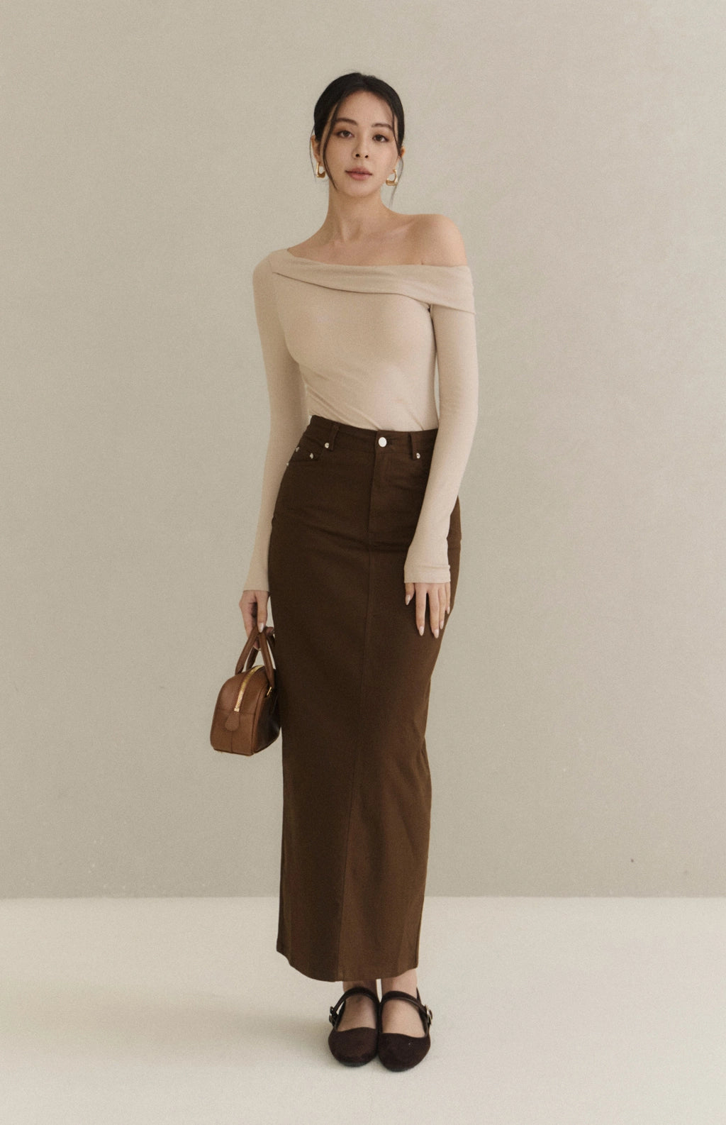 Asymmetric Sueded Long-Sleeve Bra Top<br/>不對稱斜肩修身磨毛長袖Bra Top