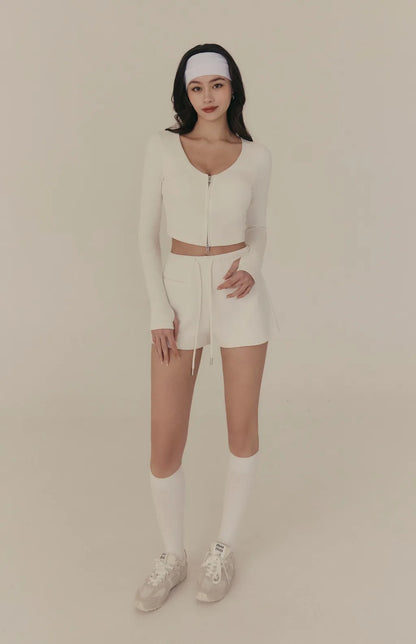 Cloud V-Neck Zip Long-Sleeve Bra Top<br/>雲感太空棉V領修身拉鍊長袖Bra Top
