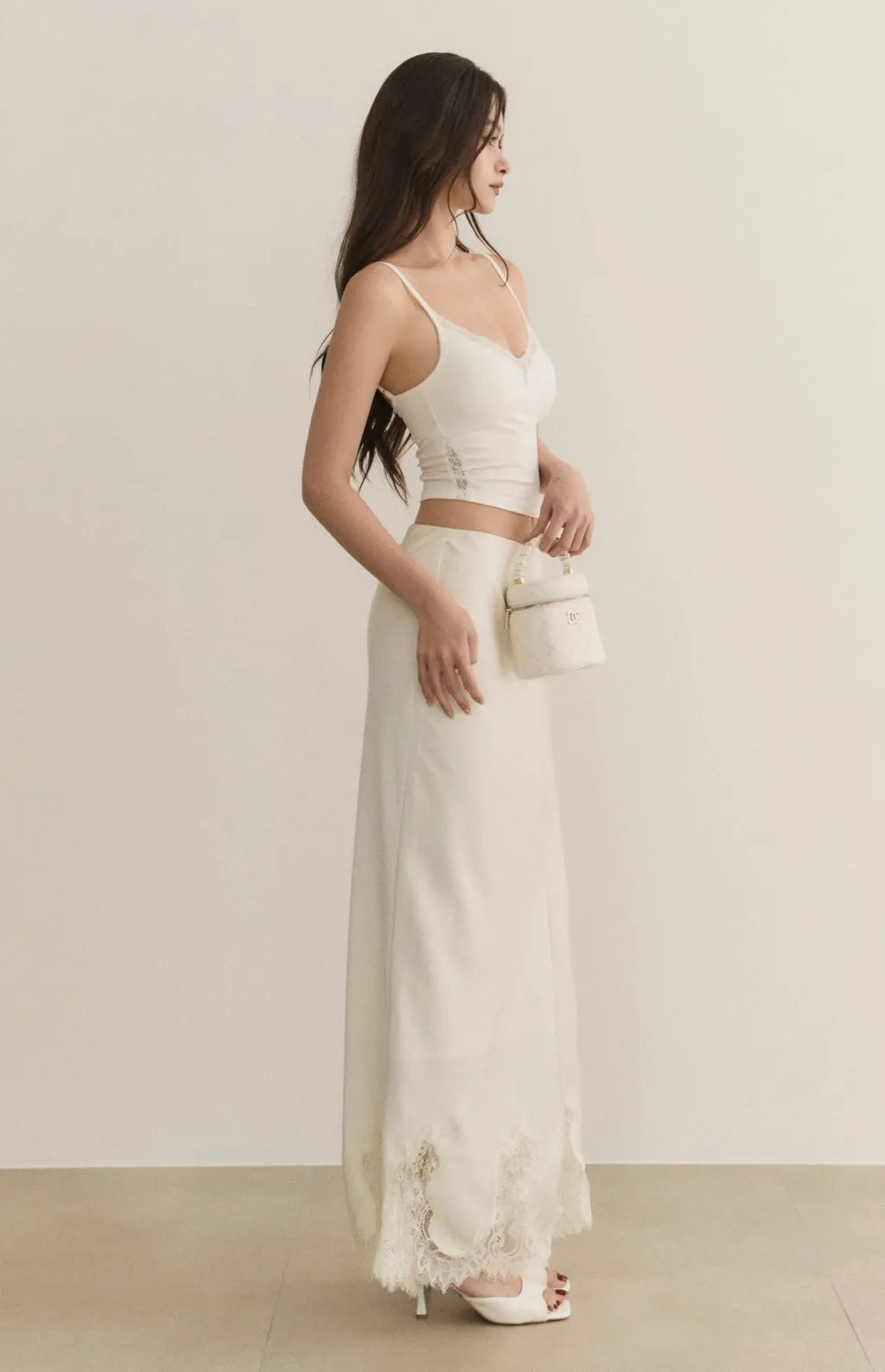 Lace-Trim Spaghetti Strap Bra Top<br/>細肩蕾絲簍空Bra Top